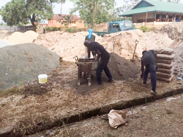 Making concrete blocks